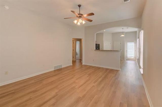 5655 FALLING BARK DR, Memphis, TN 38134