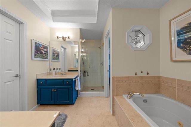 5811 W 124th Street, Overland Park, KS 66209