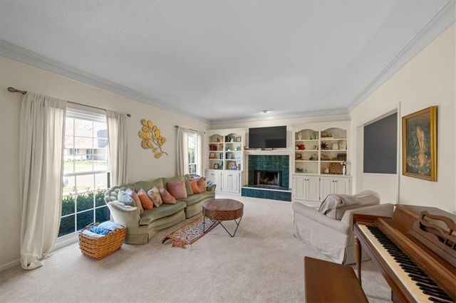 5811 W 124th Street, Overland Park, KS 66209