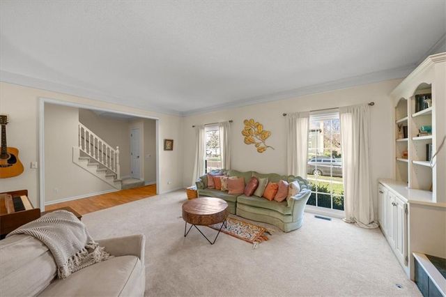 5811 W 124th Street, Overland Park, KS 66209