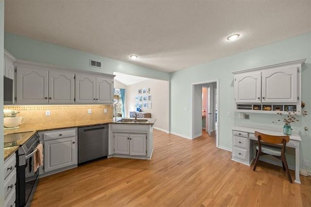 5811 W 124th Street, Overland Park, KS 66209