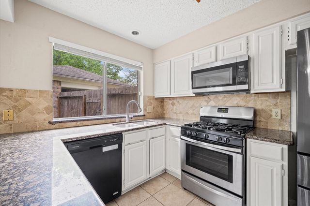 3018 Granite Lake Drive, Missouri City, TX 77459