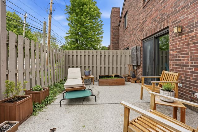 339 E Saint Clair Street, Indianapolis, IN 46202