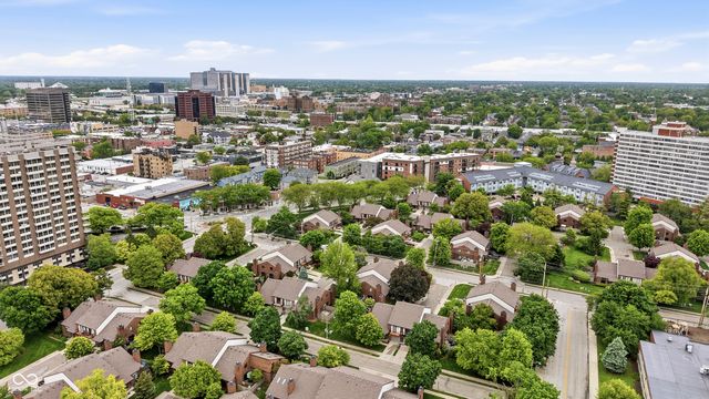 339 E Saint Clair Street, Indianapolis, IN 46202