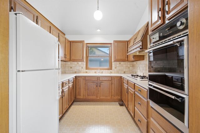1986 S Longford St., Wichita, KS 67207