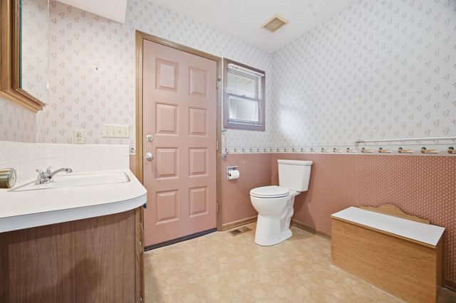 1986 S Longford St., Wichita, KS 67207