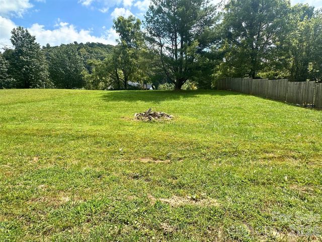 104 Old Fort Road, Fairview, NC 28730