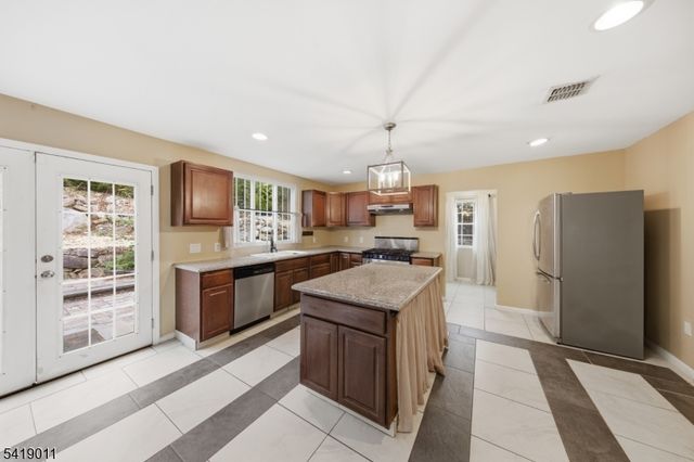 130 Valley View Dr, Rockaway Twp., NJ 07866