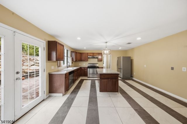 130 Valley View Dr, Rockaway Twp., NJ 07866