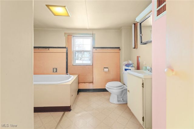 639 N Way Street, Barberton, OH 44203