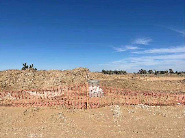 55 W Avenue J-10, Del Sur, CA 93536