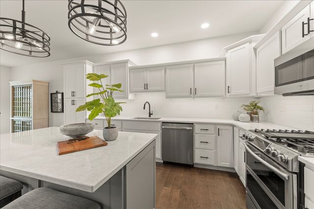 1616 Kassen Avenue, Mahomet, IL 61853