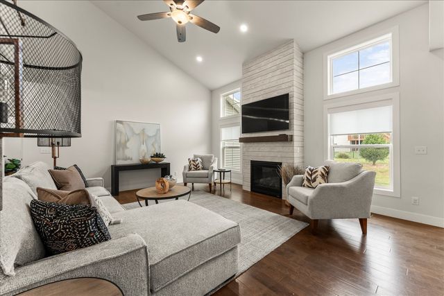 1616 Kassen Avenue, Mahomet, IL 61853