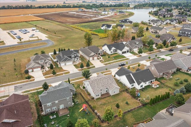 1616 Kassen Avenue, Mahomet, IL 61853