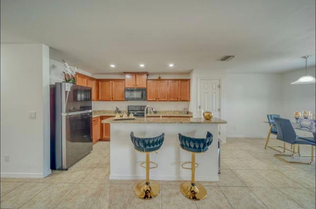 1925 SW 14th Street, Cape Coral, FL 33991