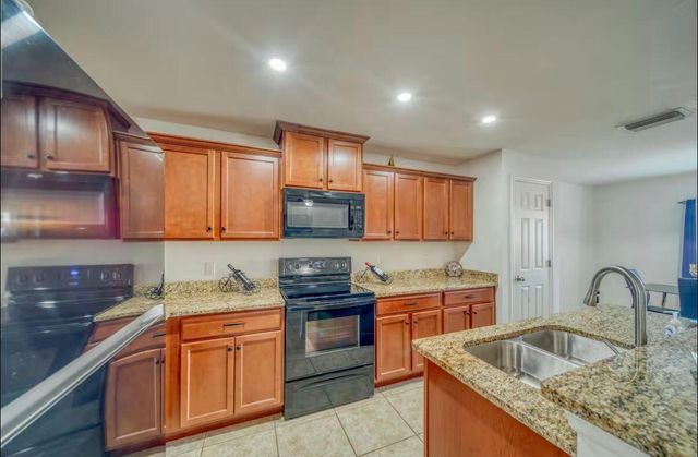 1925 SW 14th Street, Cape Coral, FL 33991