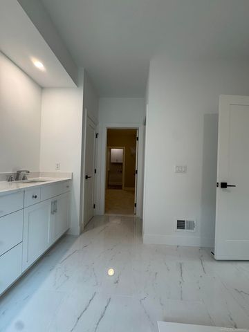 13836 Arthur Court, Washington Twp, MI 48094