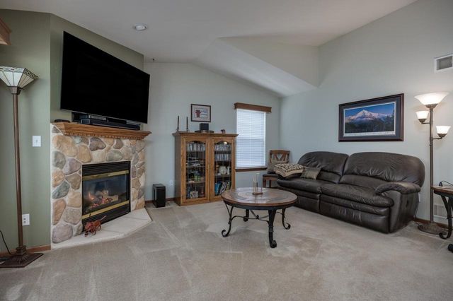 113 Mark Drive, Johnson Creek, WI 53038
