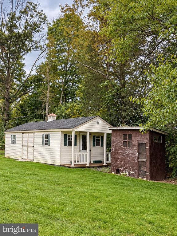 2850 THOMPSON RD, HARLEYSVILLE, PA 19438 — exterior