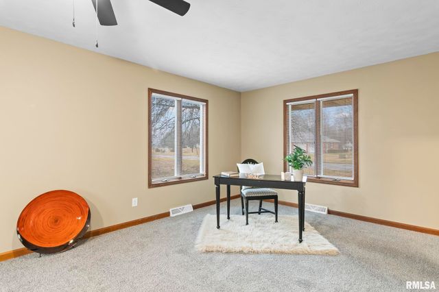 14 Wind Cave Drive, Springfield, IL 62712