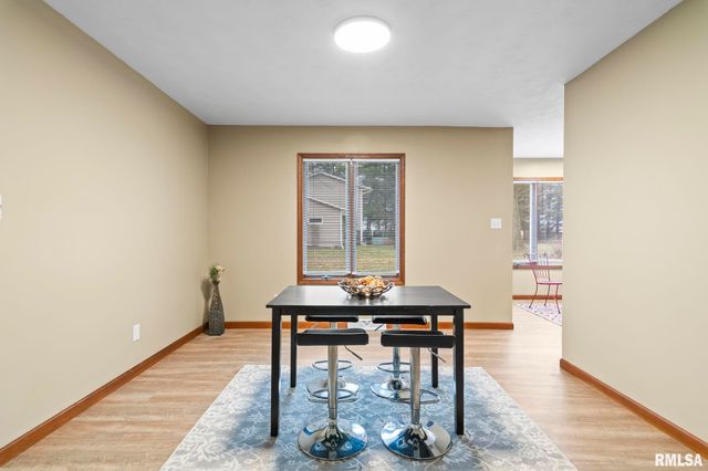 14 Wind Cave Drive, Springfield, IL 62712