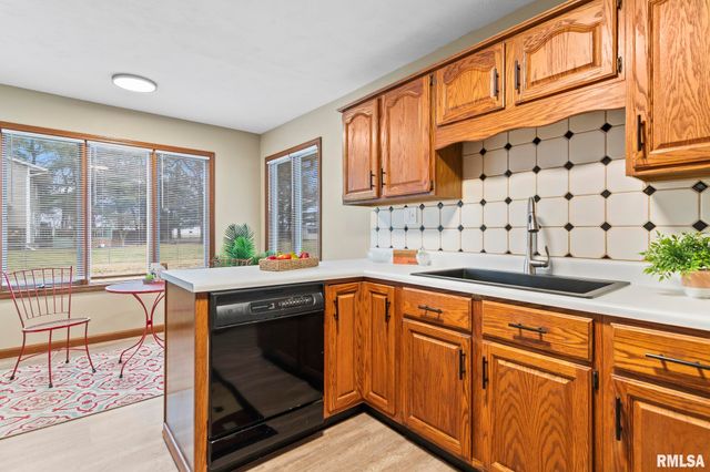 14 Wind Cave Drive, Springfield, IL 62712