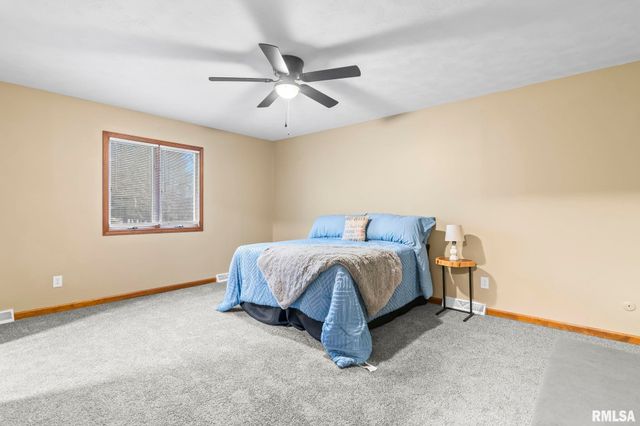 14 Wind Cave Drive, Springfield, IL 62712