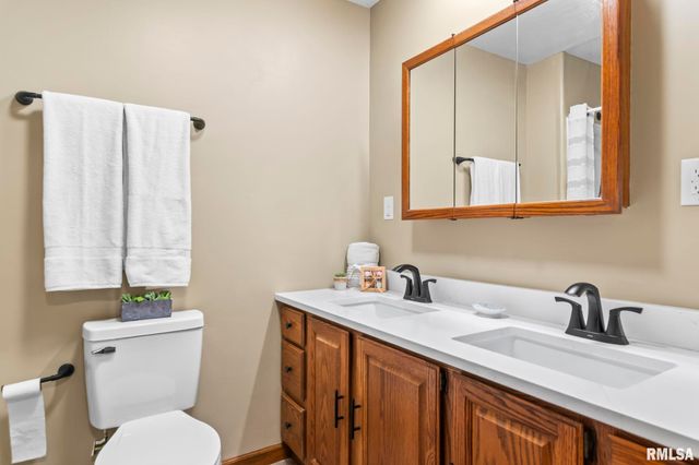 14 Wind Cave Drive, Springfield, IL 62712