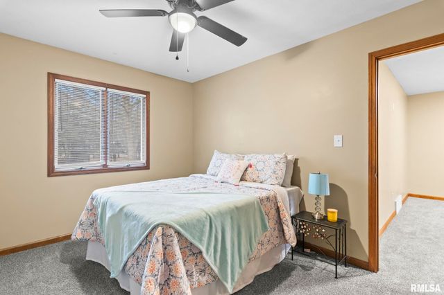 14 Wind Cave Drive, Springfield, IL 62712