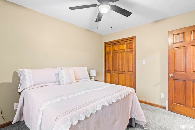 14 Wind Cave Drive, Springfield, IL 62712