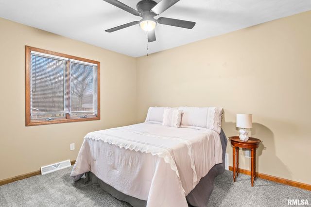 14 Wind Cave Drive, Springfield, IL 62712