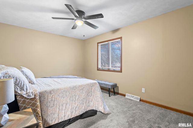 14 Wind Cave Drive, Springfield, IL 62712