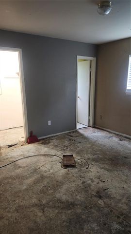 509 Debbie Lane, Alvin, TX 77511