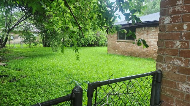 509 Debbie Lane, Alvin, TX 77511