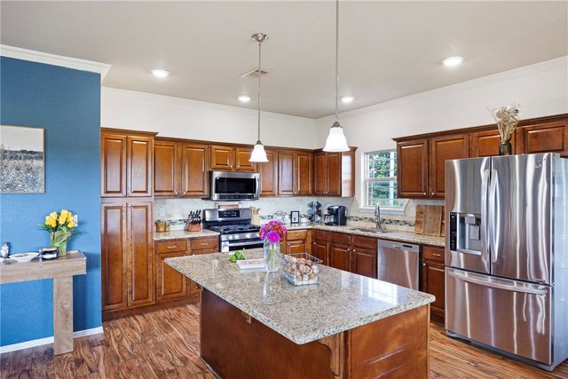 1015 E Church Street, Altus, AR 72821