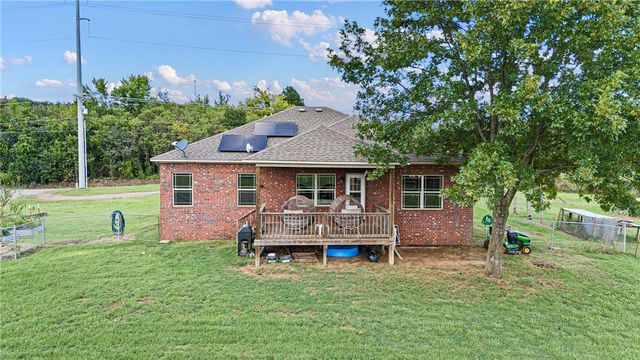 1015 E Church Street, Altus, AR 72821