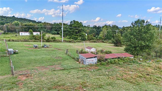 1015 E Church Street, Altus, AR 72821