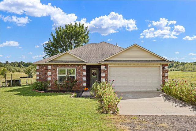 1015 E Church Street, Altus, AR 72821