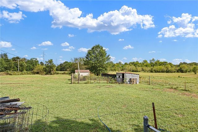 1015 E Church Street, Altus, AR 72821