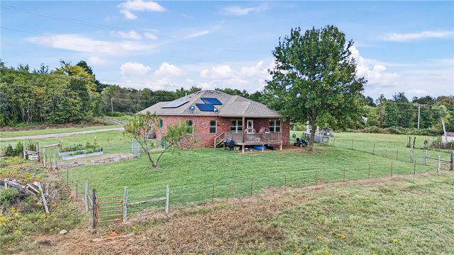 1015 E Church Street, Altus, AR 72821