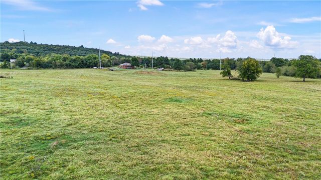 1015 E Church Street, Altus, AR 72821