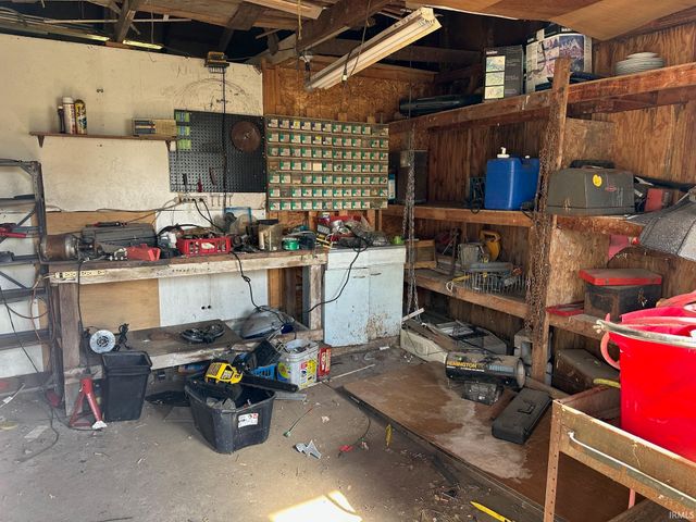 50992 County Road 15, Elkhart, IN 46514
