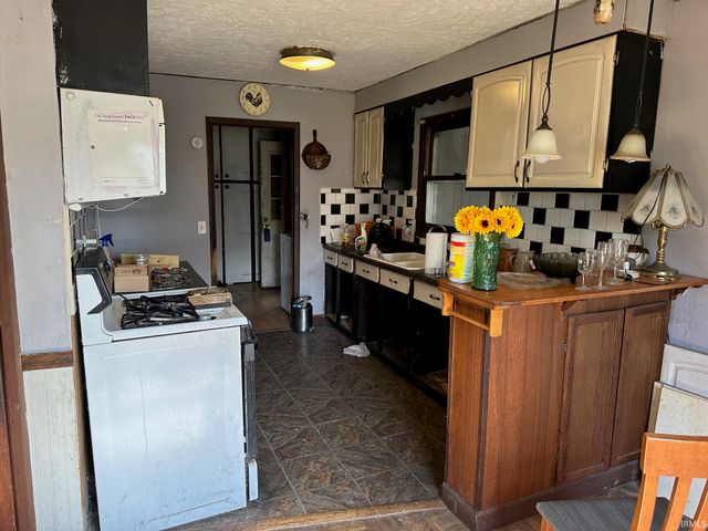50992 County Road 15, Elkhart, IN 46514