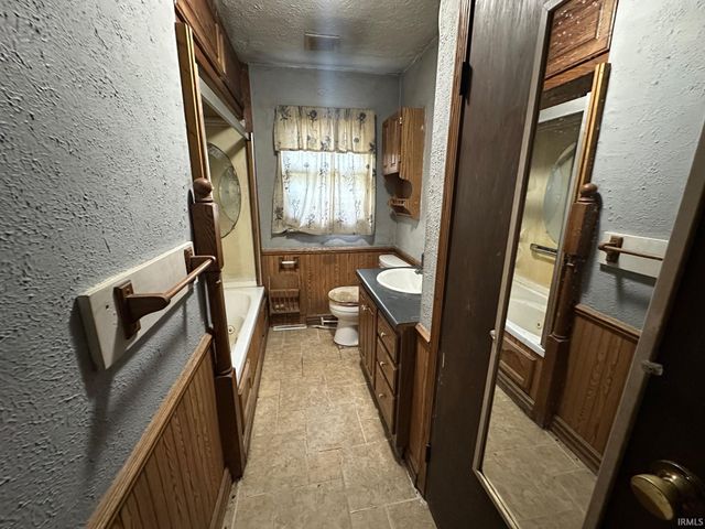 50992 County Road 15, Elkhart, IN 46514