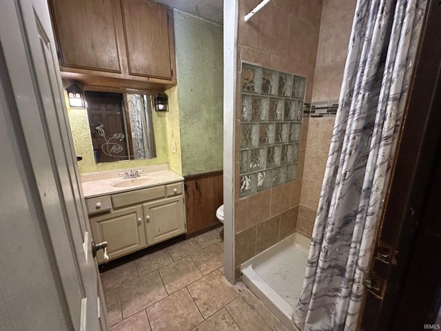 50992 County Road 15, Elkhart, IN 46514