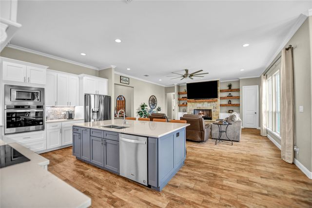 2011 Perkins Lane, Weatherford, TX 76088