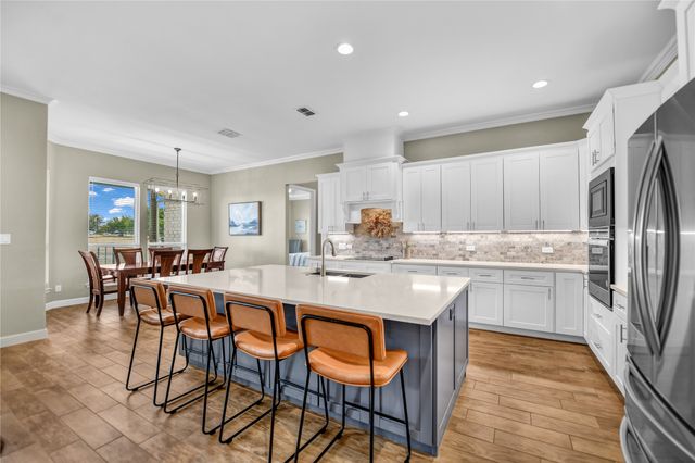 2011 Perkins Lane, Weatherford, TX 76088