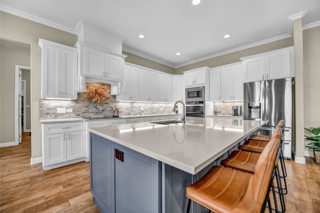 2011 Perkins Lane, Weatherford, TX 76088