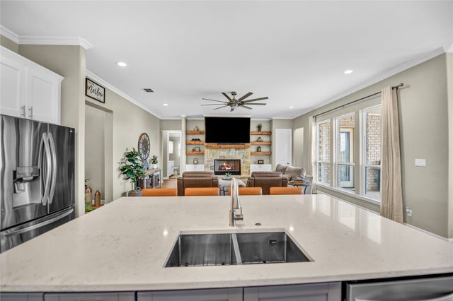 2011 Perkins Lane, Weatherford, TX 76088