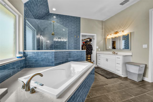 2011 Perkins Lane, Weatherford, TX 76088